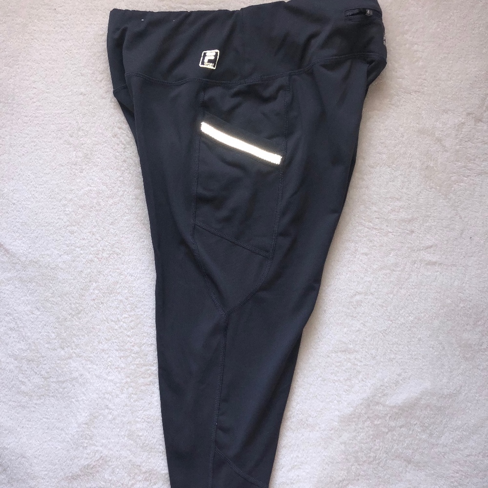 Fila Capri Leggings with Side Pockets and Back Zip